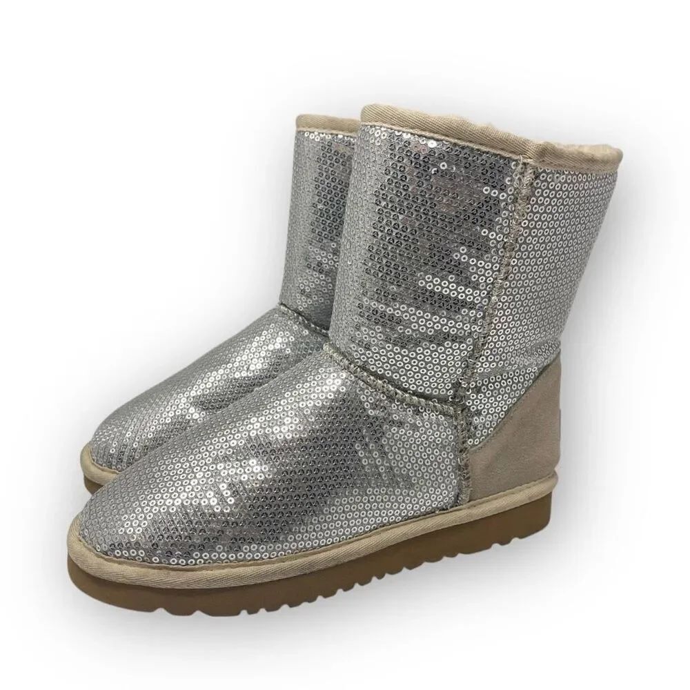 UGG Classic Short Silver Sequin Sheepskin Lined Boots Women’s Size 7